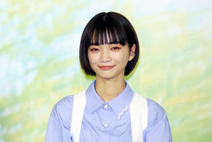 見上愛はハーフで英語力が高すぎると話題!帰国子女の噂も?徹底調査