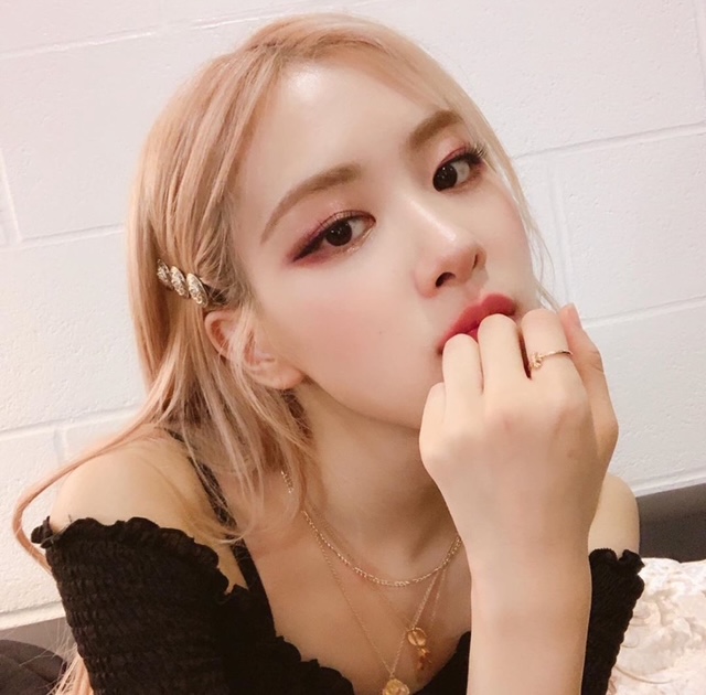 【画像】 BLACKPINKロゼの家族構成|両親の職業や感動エピソード紹介