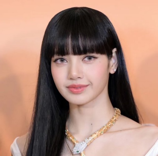 【画像】BLACKPINKリサの家族構成|両親の職業はハーフの真相は?