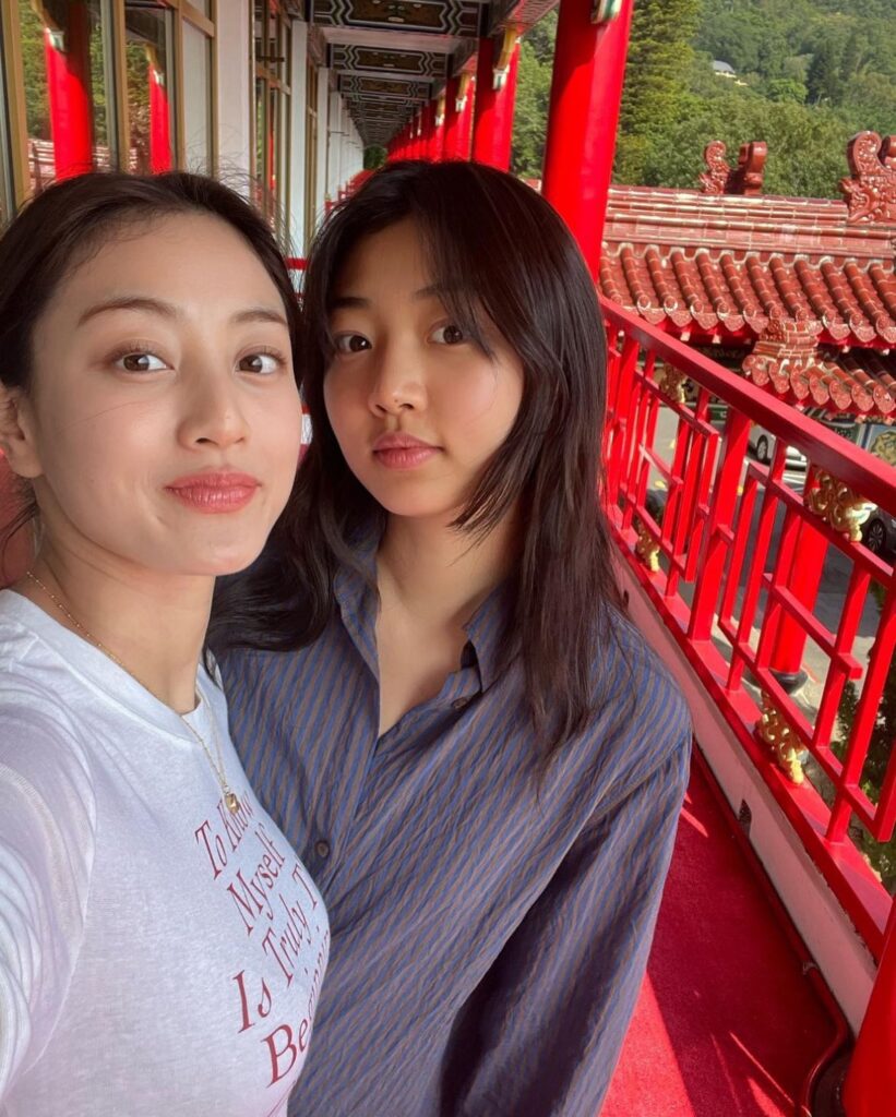 TWICEジヒョは超美人3姉妹｜次女イハウムは女優やモデルで活躍中