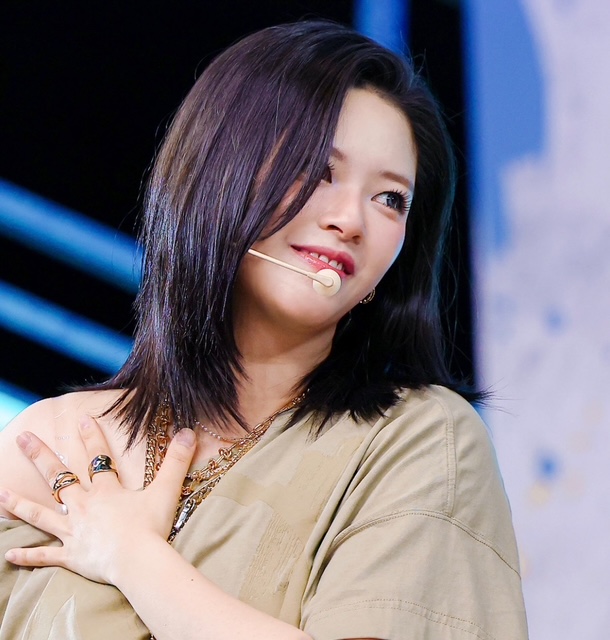【画像】TWICEジョンヨンは3姉妹!姉も超美人で女優として活躍中!?
