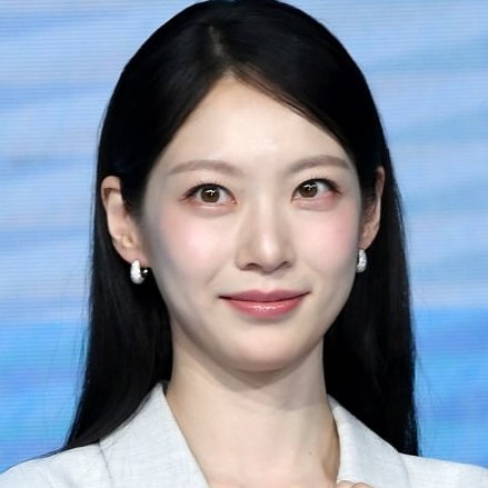 【画像】TWICEジョンヨンは3姉妹!姉も超美人で女優として活躍中!?