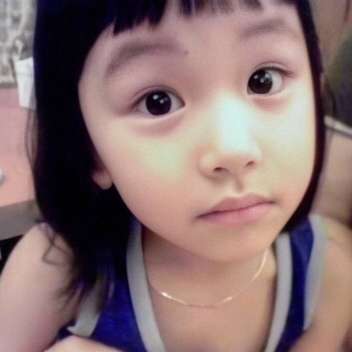 【画像】TWICEチェヨンの家族構成|母子家庭育ちの噂⁉母親がミナに似てる?