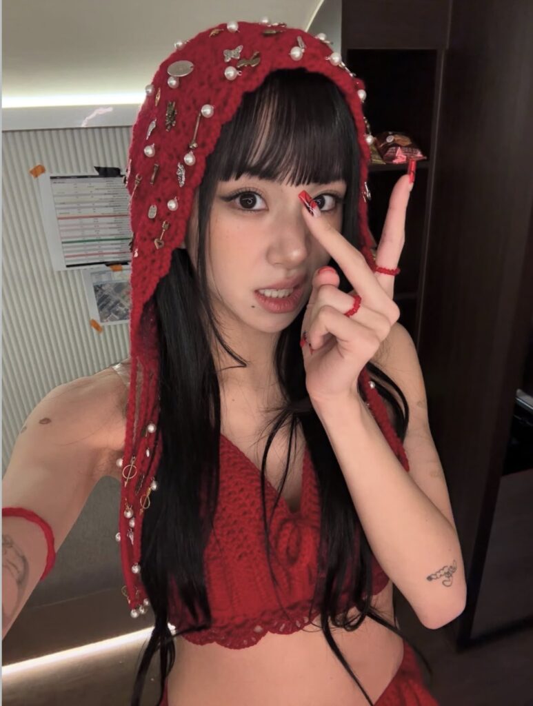 【画像】TWICEチェヨンの家族構成|母子家庭育ちの噂⁉母親がミナに似てる?