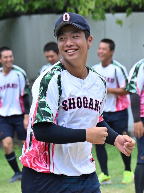 【沖縄商学】末吉良丞の家族構成|両親の画像や職業は?4兄弟の長男だった!?